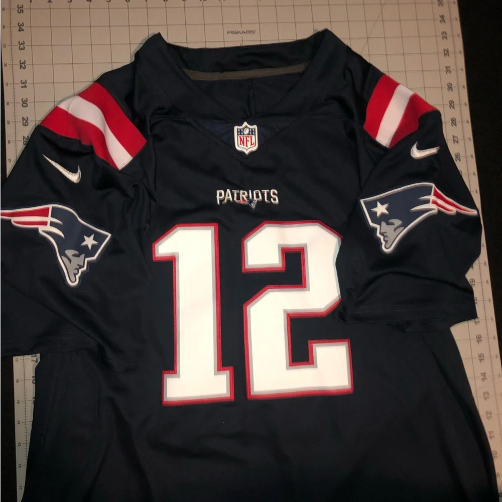 Tom Brady. New England Patriots NFL Jersey and New Era Beanie. Size XXL. - Picture 9 of 15